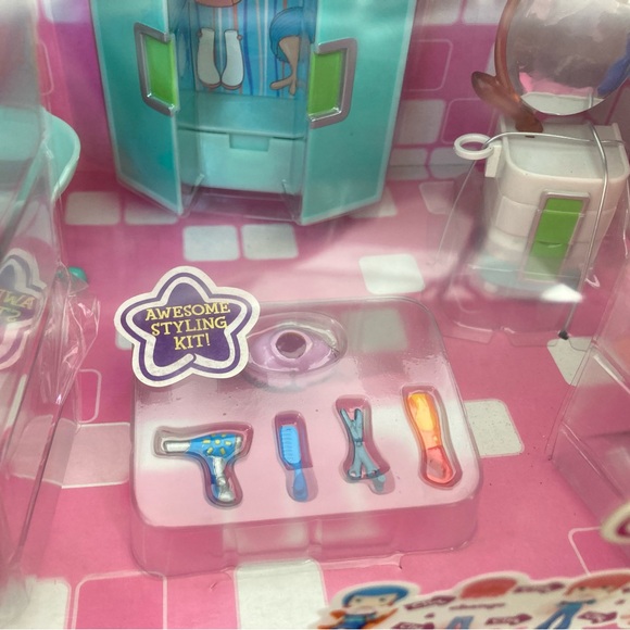 Cliq and Change Fashion Fiona’s Super Styling Salon Doll Play Set Rare NIB - Picture 3 of 11